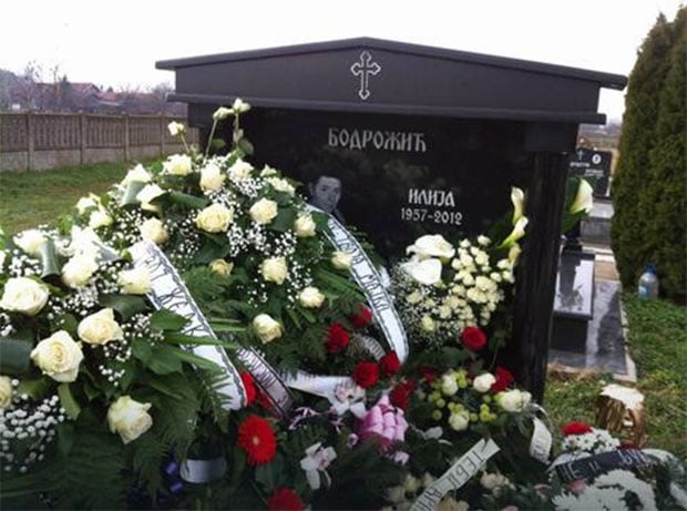 Poruka: Željko Mitrović doneo venac na Ivaninom grobu